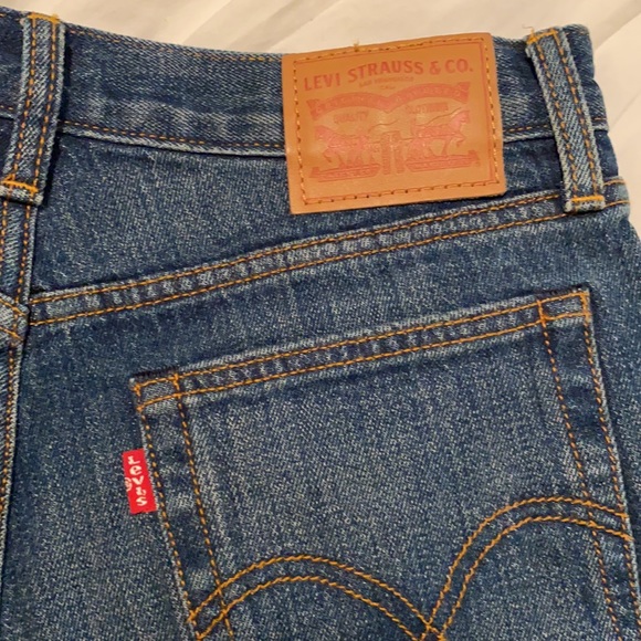 Levi’s Jean Shorts NWOT - Picture 3 of 9